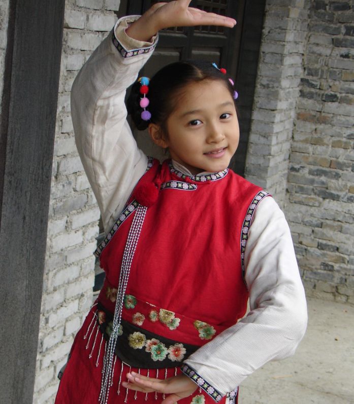 关晓彤《大理公主》剧照,从小就是个美人胚子