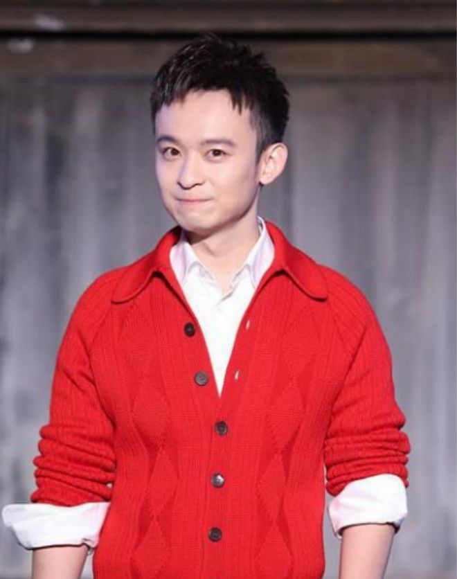 有种搭配叫董子健的衬衣搭最后一张刷新你的三观