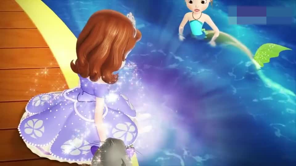 小公主苏菲亚护身符把苏菲亚变成美人鱼不敢相信太神奇了