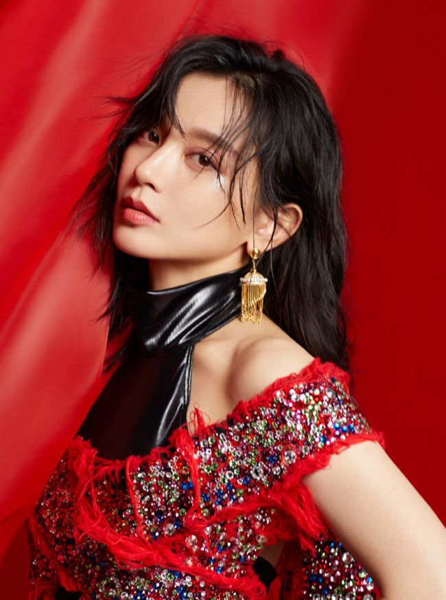 喜欢施诗这种纯粹的演员不吹不黑靠作品开启霸屏时代