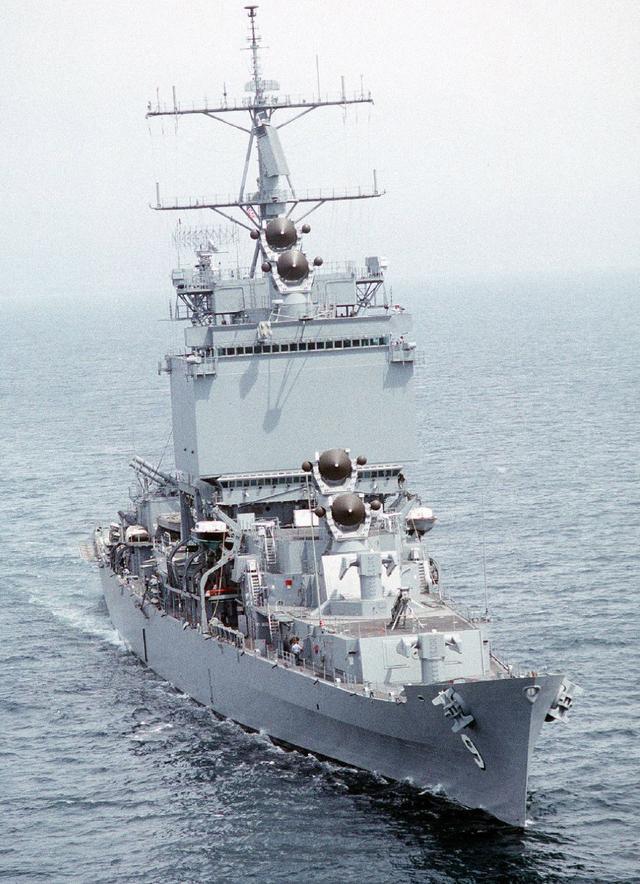 世界上第一型核动力水面战舰长滩号巡洋舰