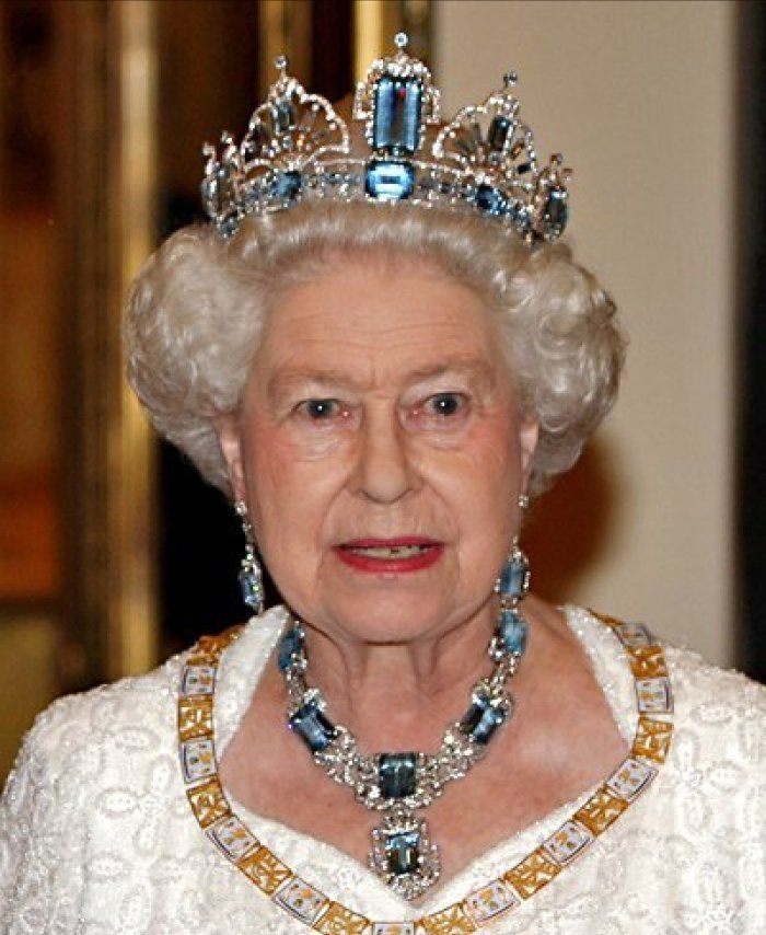 伊丽莎白二世|英国女王|珠宝_新浪新闻