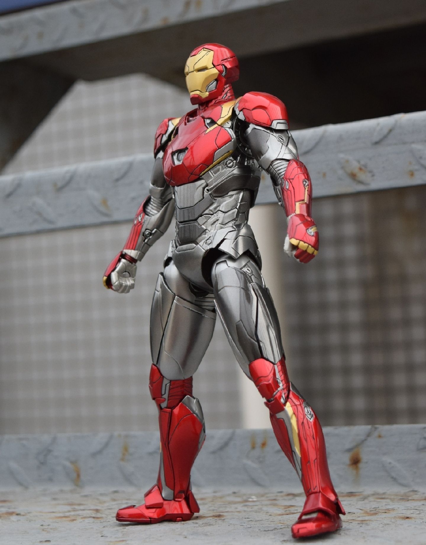 手办模型:漫威英雄钢铁侠重新涂装改造效果展示