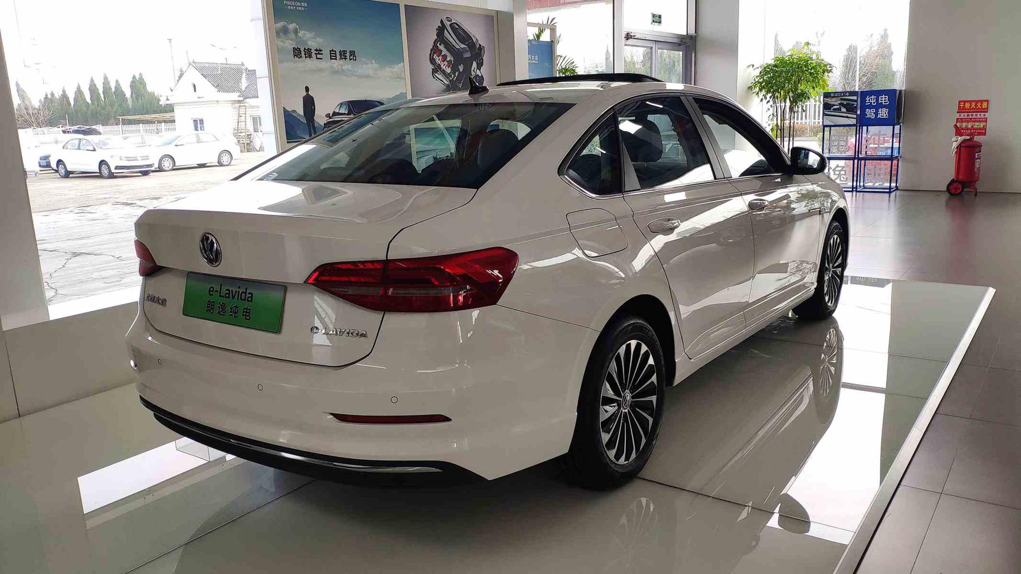 上汽大众朗逸纯电到店实拍 售14.89万元