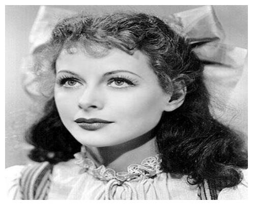 她发明了wifi, 全世界却只在乎她的脸蛋