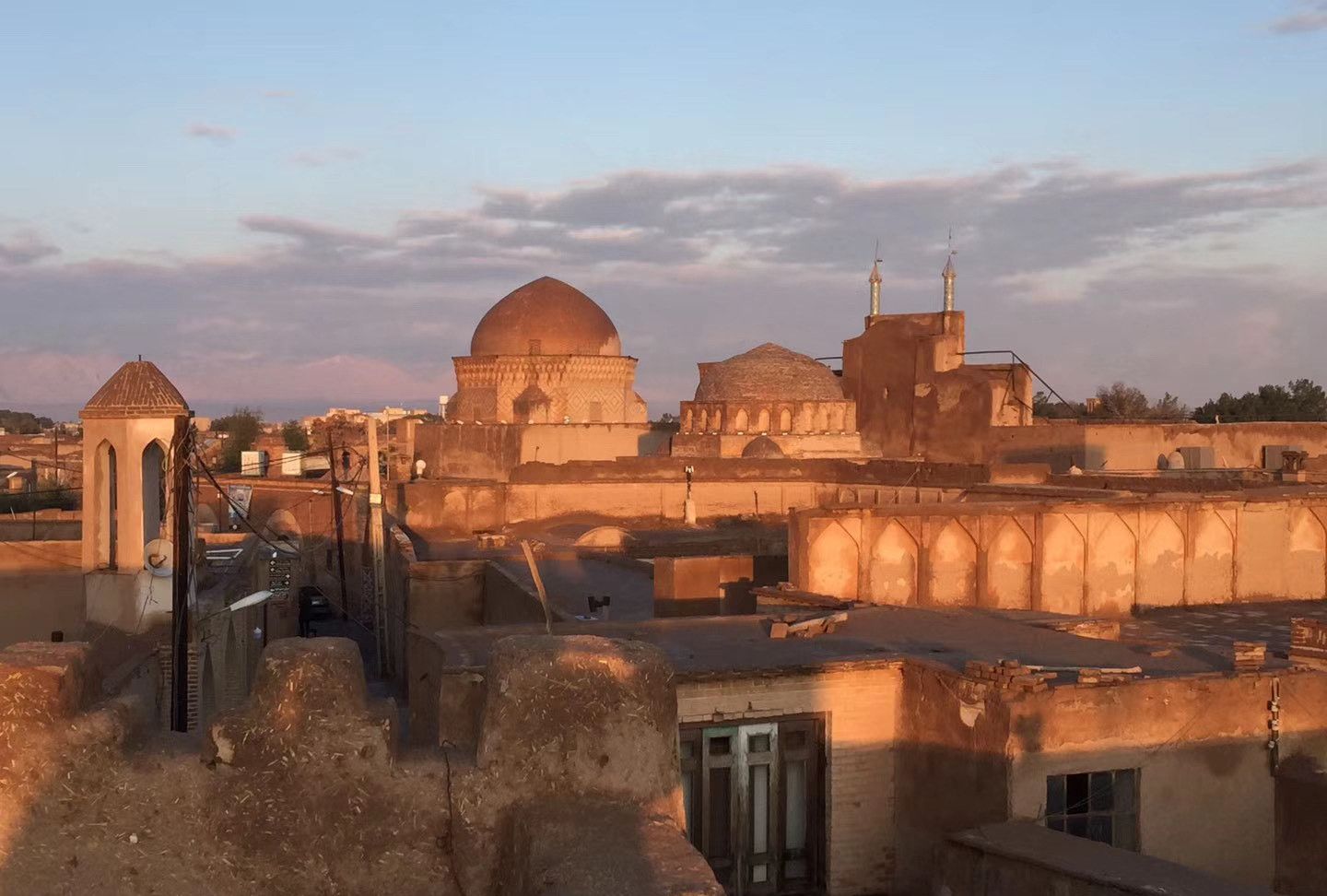 伊朗～民居房顶看日出