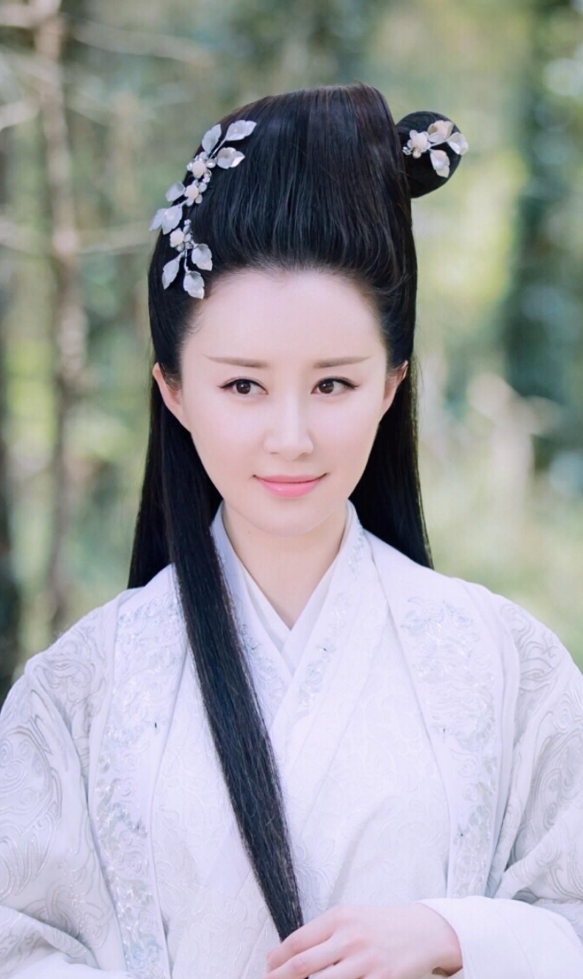 堪称努力型好演员舒畅 宝莲灯里的女主角_新浪新闻