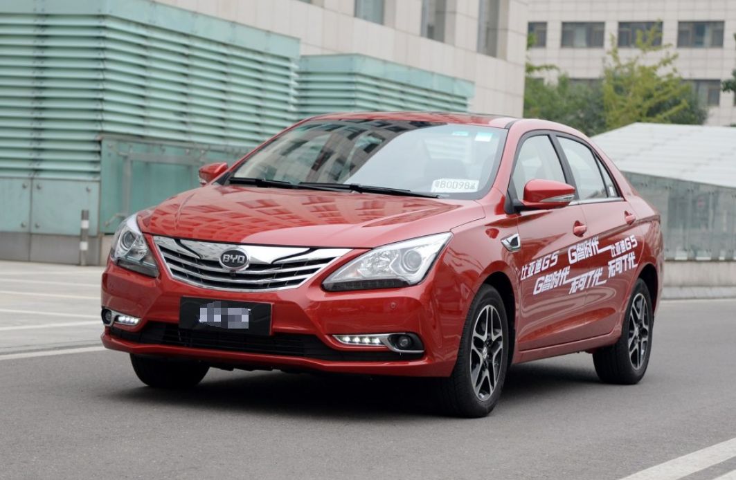 比亚迪g5,整体外形非常耐看,大气且具有辨识度