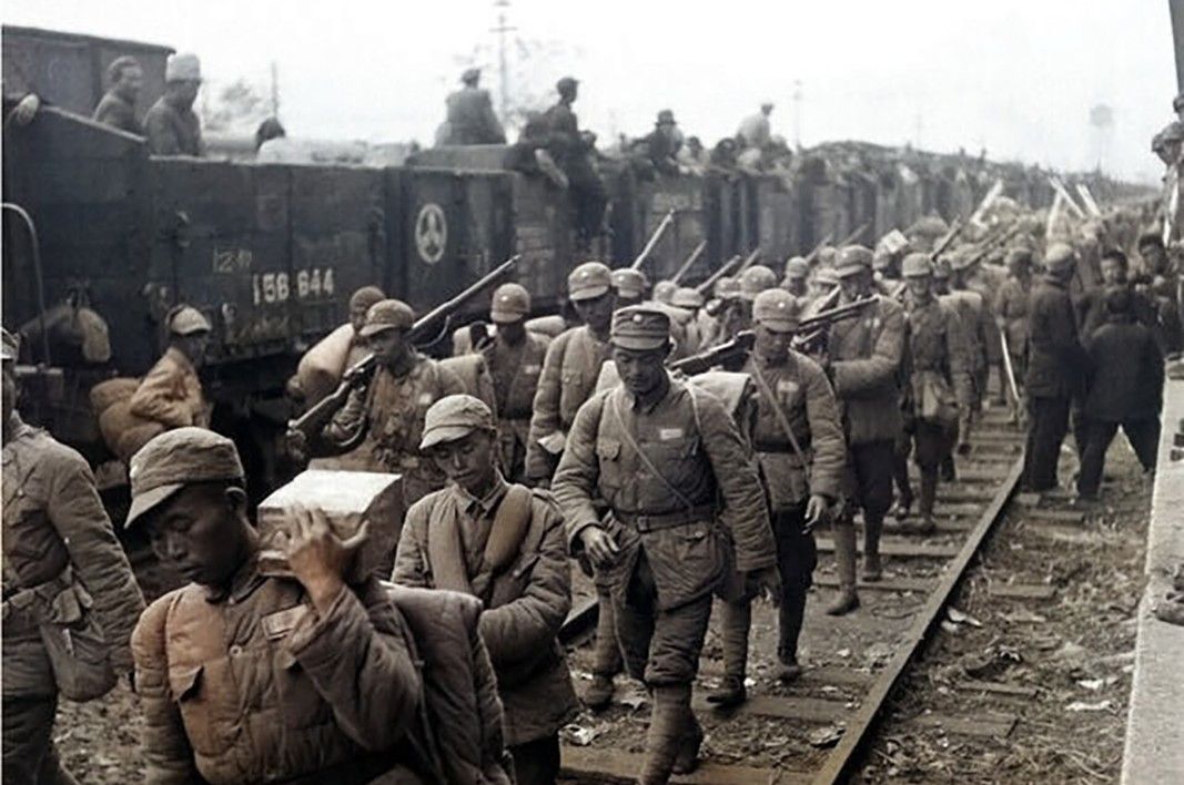 淮海战役时,国民党军队照片,从开始的斗志昂扬到后来的垂头丧气