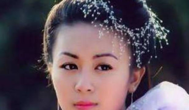盘点那些年头上撒 小雪花 的女明星 现在都成为经典 盘点那些年头上撒 小雪花 的女明星 现在都成为经典