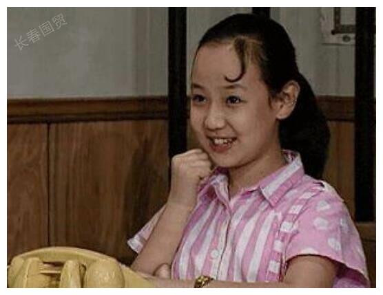 我爱我家贾圆圆近照衣着简朴身材发福已是两个孩子的妈妈