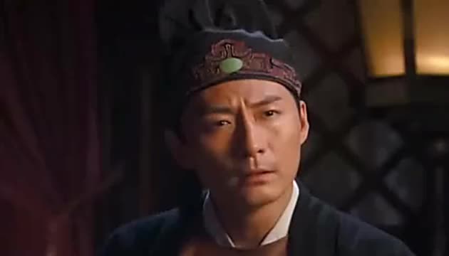 薇儿诬陷王锴是黑衣社的圣骑士,李元芳有些信了,好一个先入为主