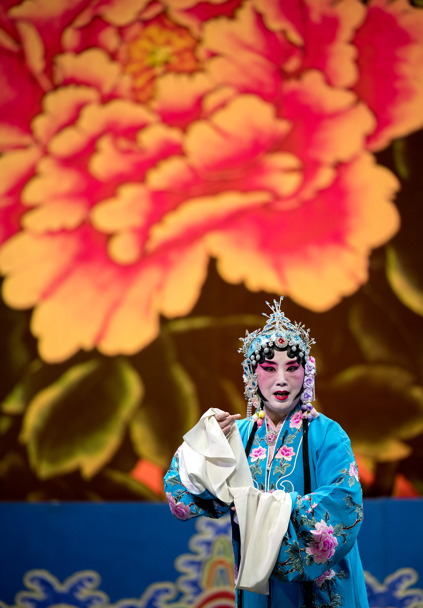 选手表演京剧参加比赛