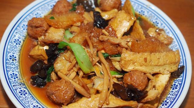 陕西十大名菜之烧三鲜,荤素搭配,老少皆宜,最适合冬天吃了