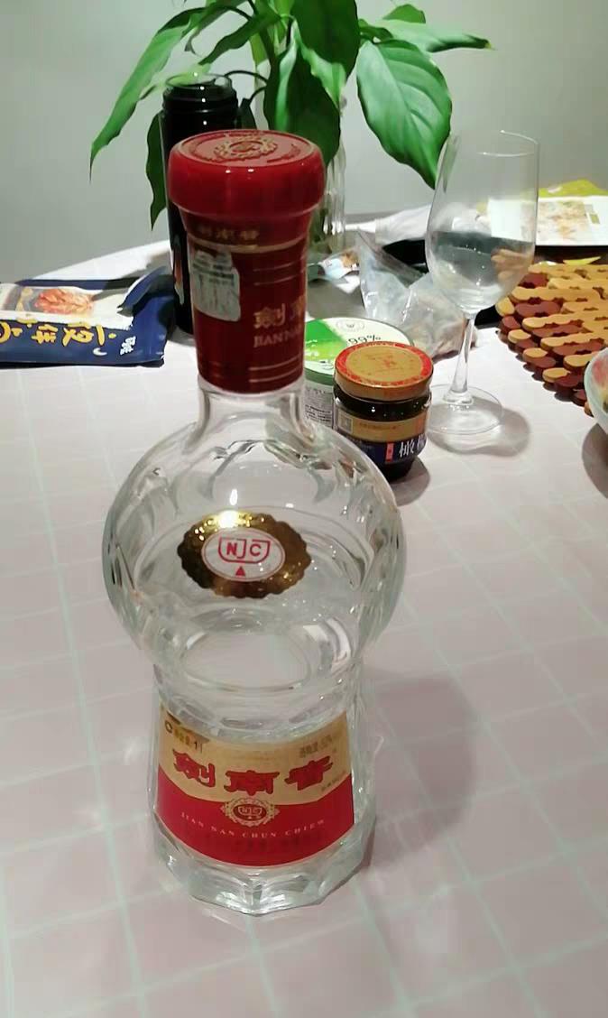 好喝的浓香型白酒老酒鬼只知泸州老窖与洋河你能说出几种