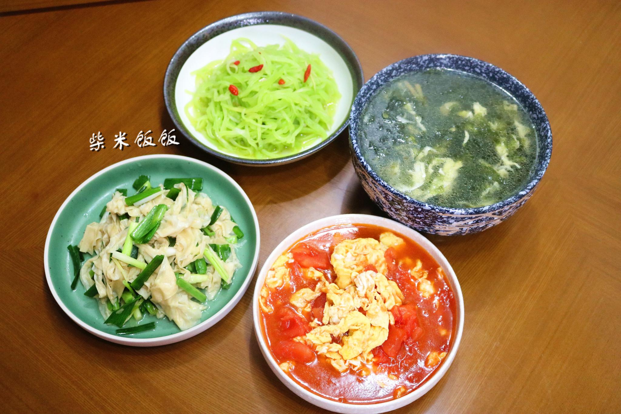 蛋白质,维生素,碳水化合物都有但是再忙再累也要好好吃饭,尤其是晚饭