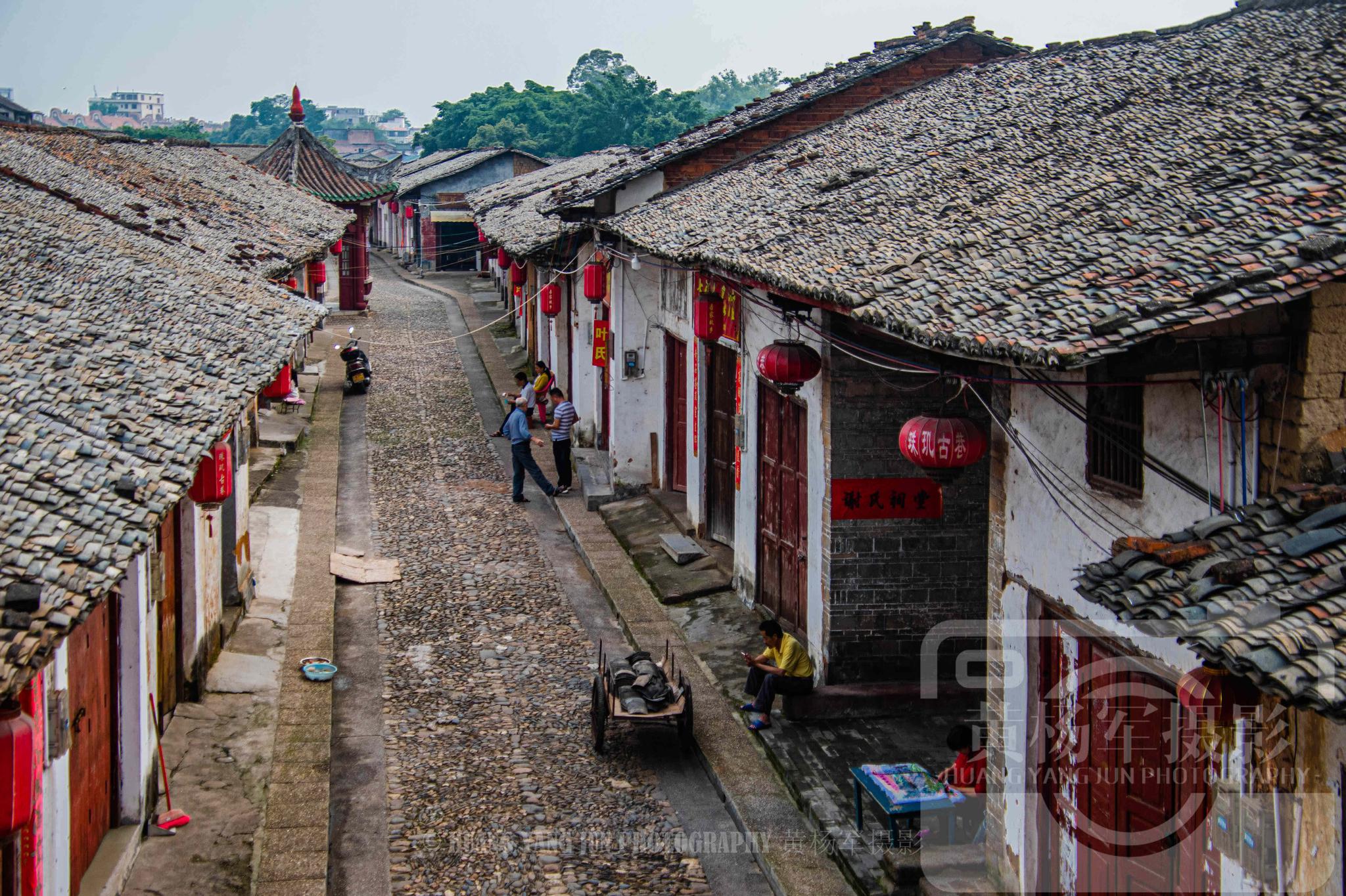 韶关南雄珠玑古巷,是梅关古道的必经之路,广东人都来此寻根问祖