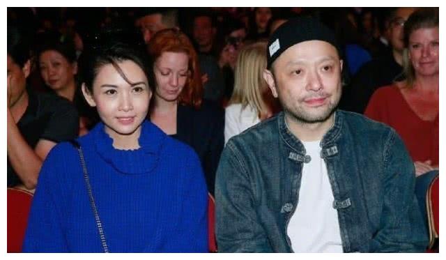 沈嘉伟这个人年轻的时候就开始从事服装生意了,早些年的时候在圈内