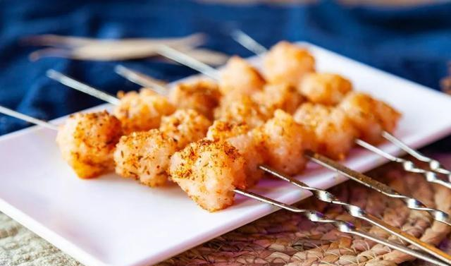 大连人夏天都收藏的深夜食堂!烤虾滑拌鸡架!应有尽有!