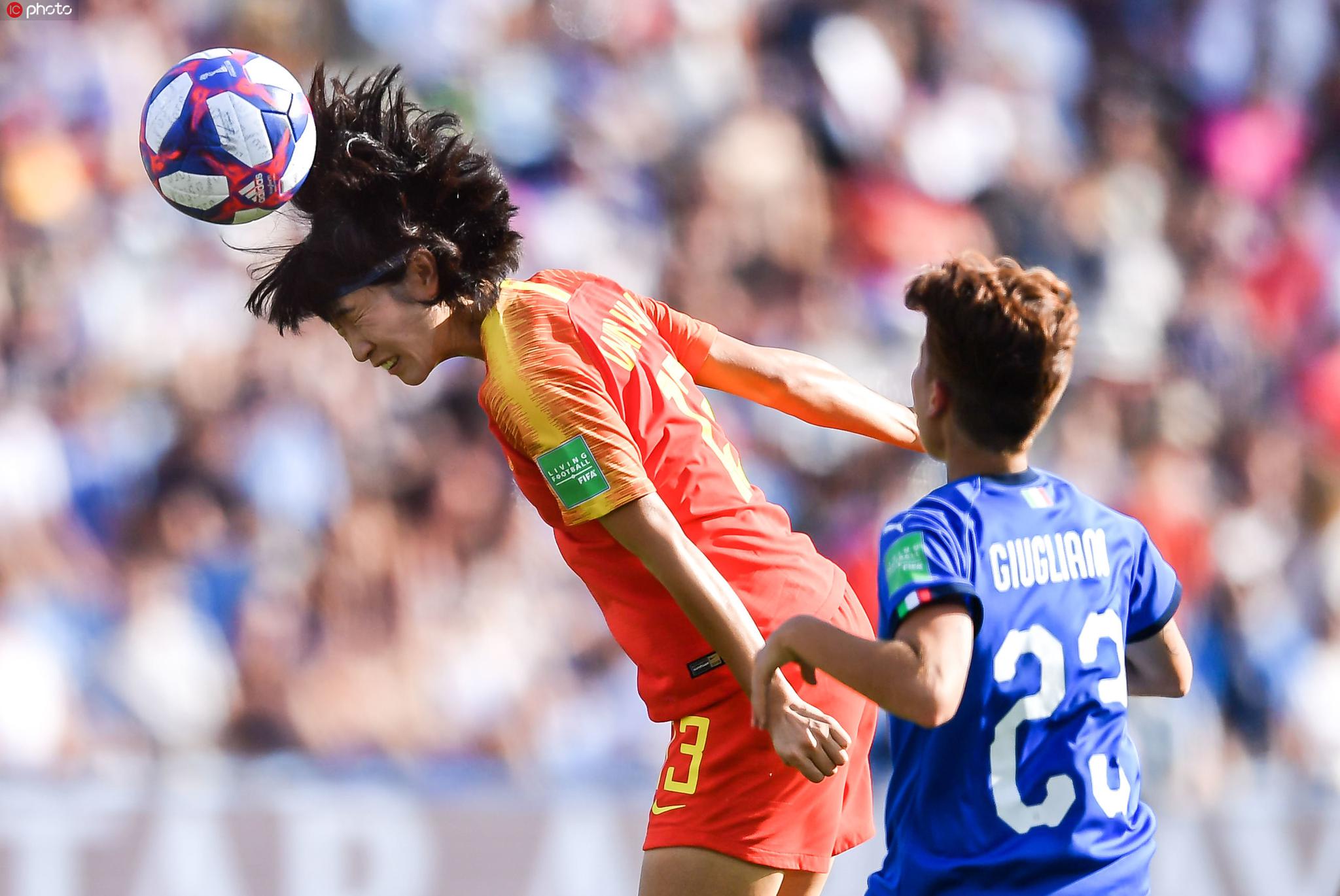 中国女足世界杯遗憾出局,李影屡次攻门无果表情失落!