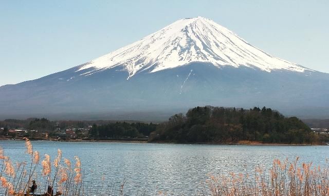 富士山天气多变闻名世界 第一次来就能看到富士山的人 很幸运 富士山天气多变闻名世界 第一次来就能看到富士山的人 很幸运