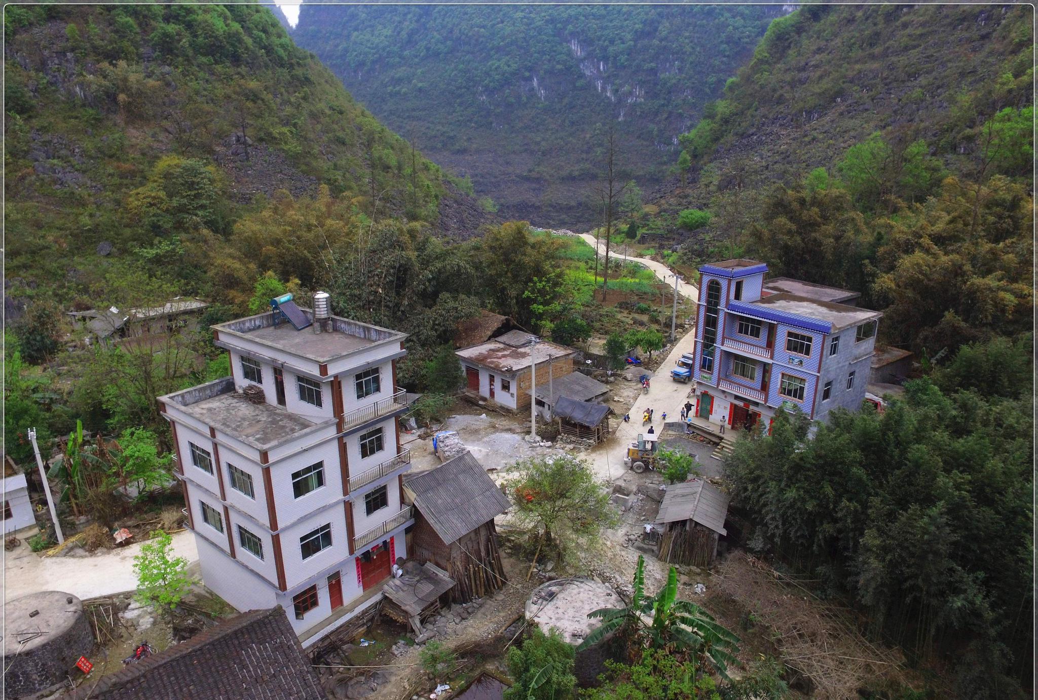 這裡是貴州省紫雲縣小打豪組全景圖,在密密麻麻的樹林中,居住著善良的