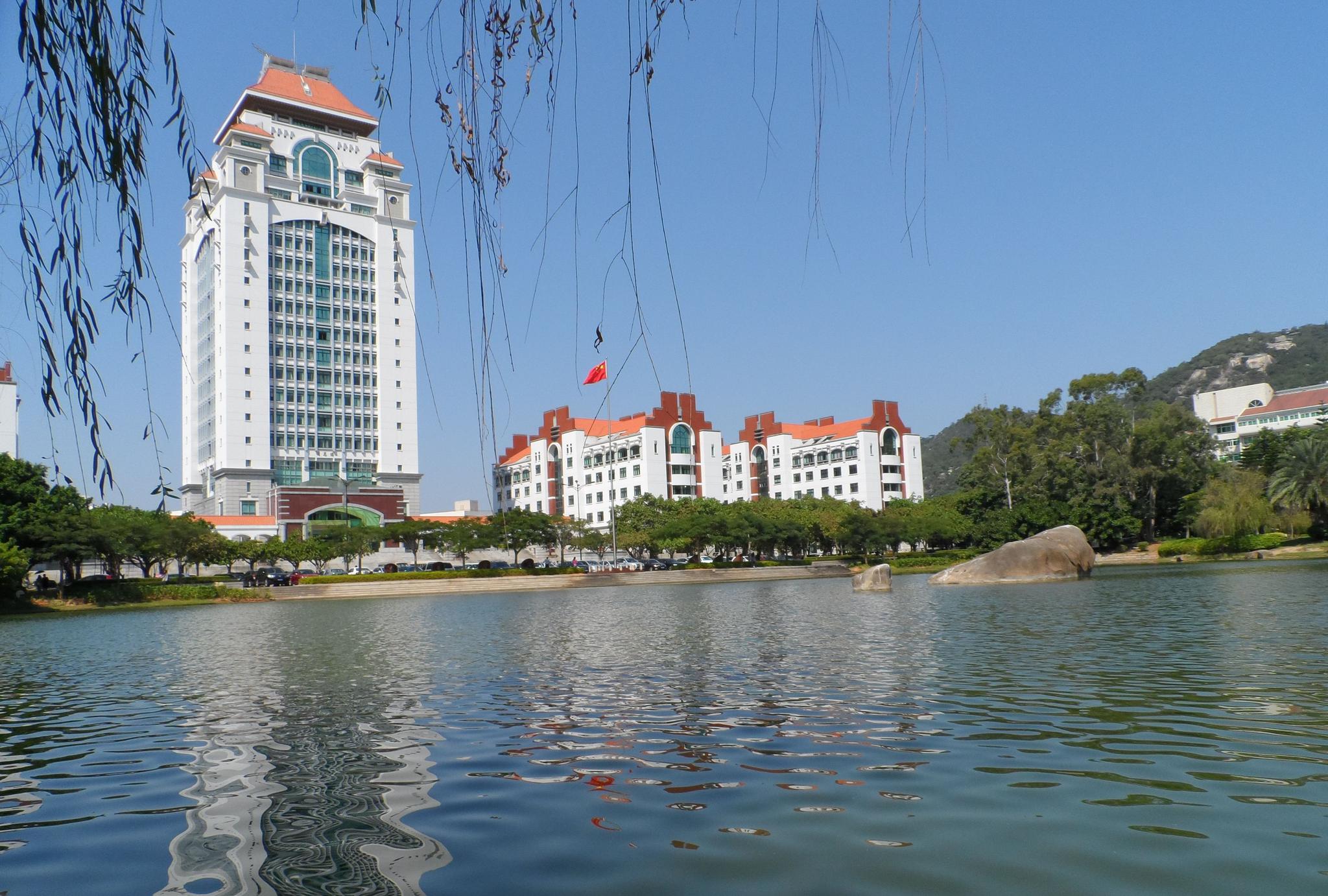 福建的美之厦门大学,被誉为"南方之强"