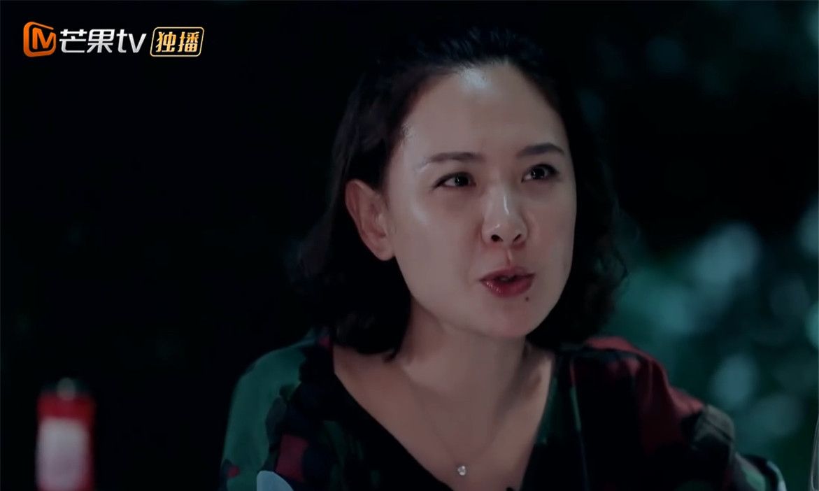 陈小春为自己老婆助唱,心情喜欢,而程莉莎却唱哭了