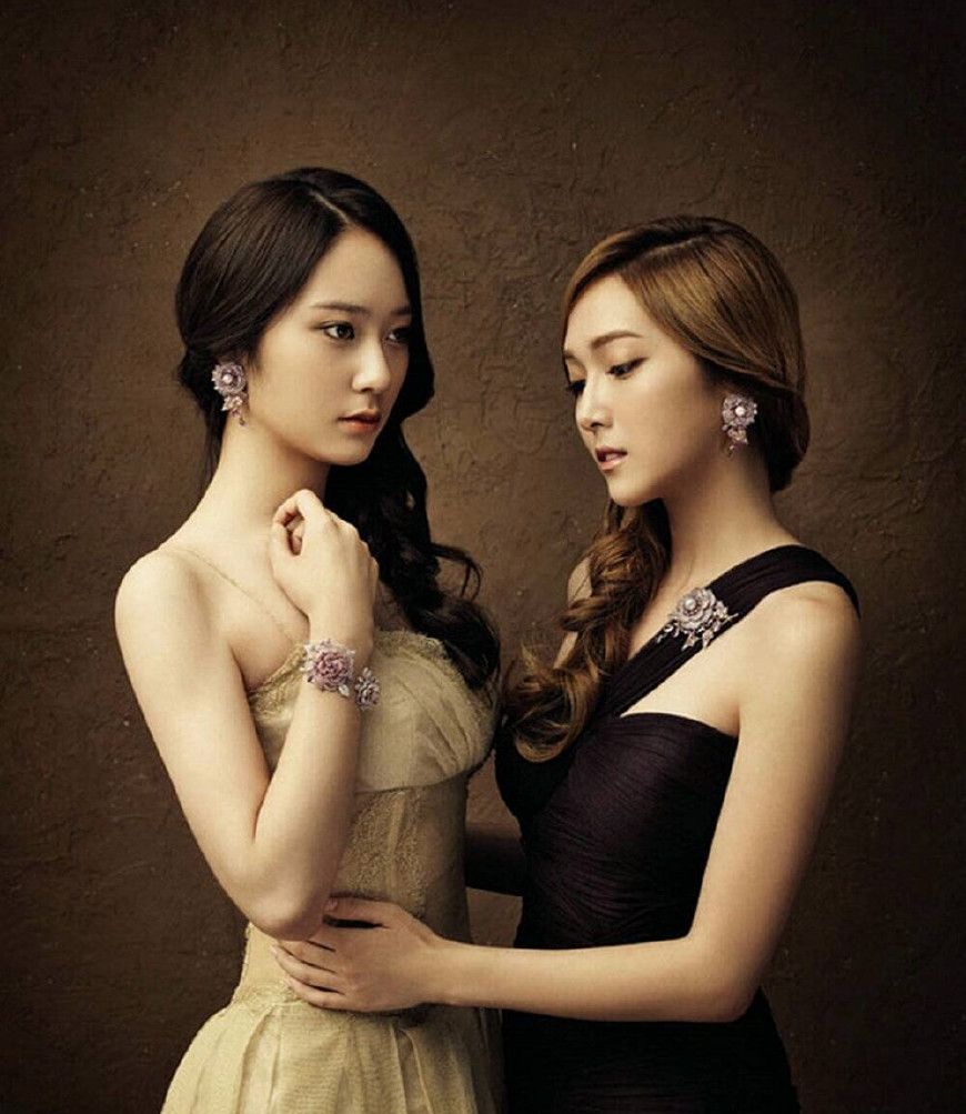 郑秀妍和郑秀晶一对好秀气的两姐妹