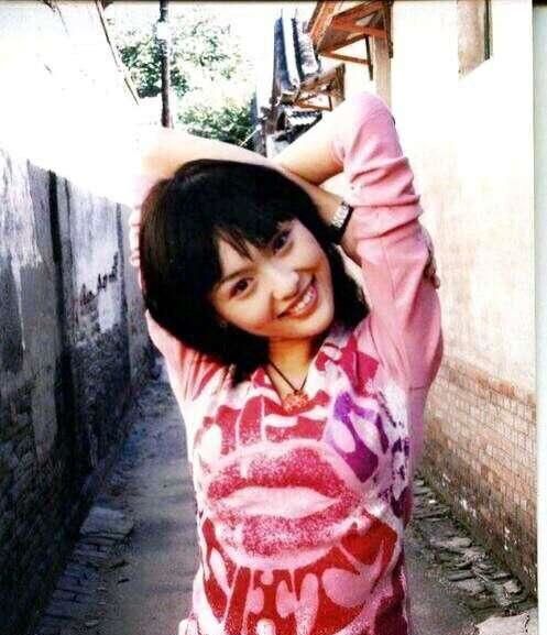 唐嫣大学时期的素颜能打几分网友不是校花也得是系花美