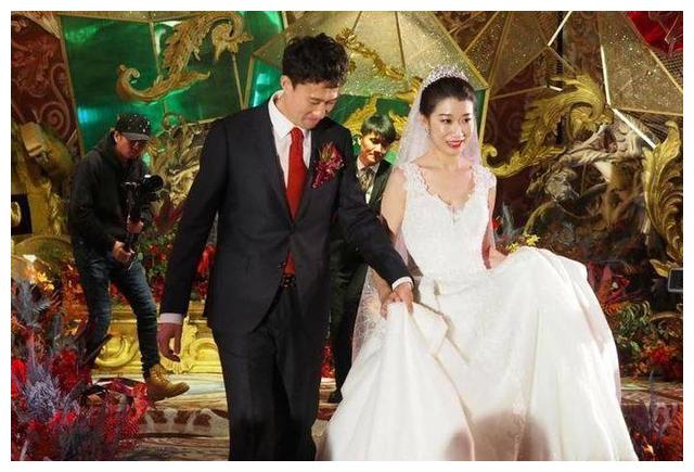 鲁能泰山队队员宋龙大婚,李霄鹏蒿俊闵等鲁能将帅纷纷现场祝贺