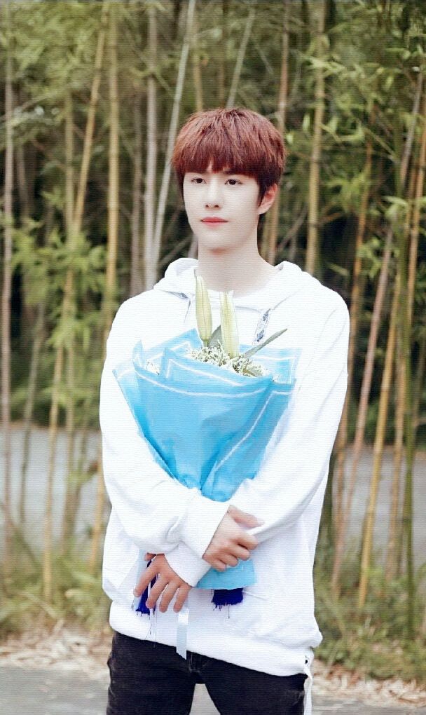 王一博:19岁的剧终于要播了,魔族小王子腾净,高冷羞涩反差萌!