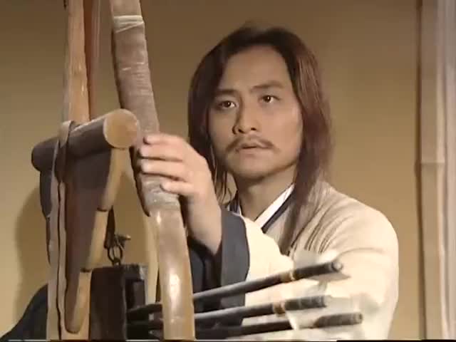 隋唐英雄传:白衣神箭王伯当神箭都好几层灰,只剩白衣了