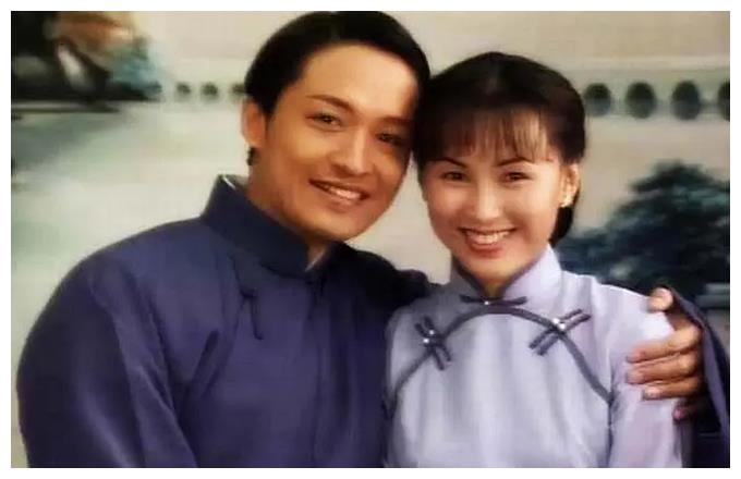 前面提到,她很早就跟林国雄结婚了.