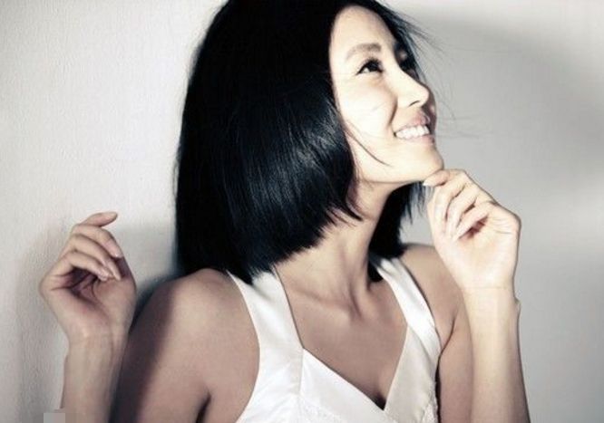 南卫视热播的电视剧《丑女无敌》系列(共四季)中女性角色李安茜而被