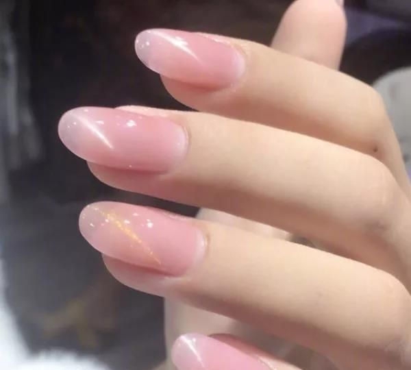 开春最好看的粉色猫眼美甲我反正是心动了