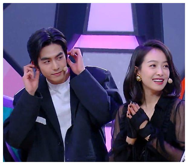 宋茜任嘉伦不会滑冰,看他们穿着滑冰鞋退场的方式,笑的流眼泪