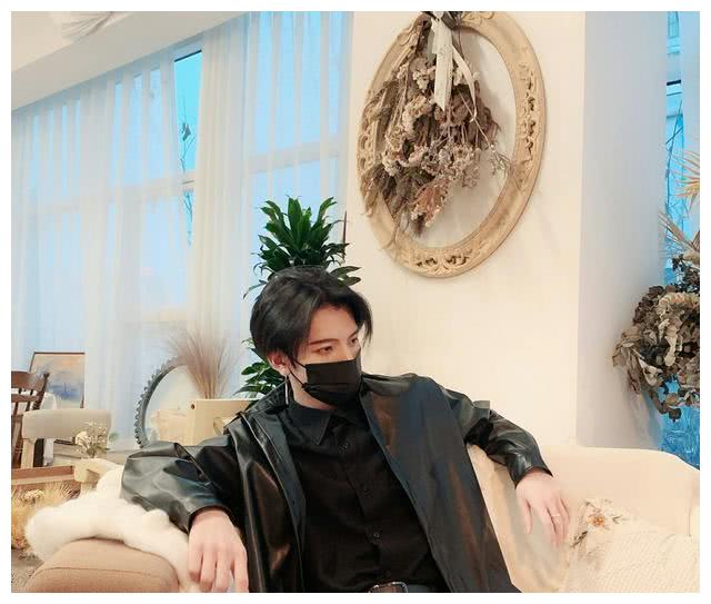 七鹤大人露脸被骂决心转型做技术主播网友喷他另有原因