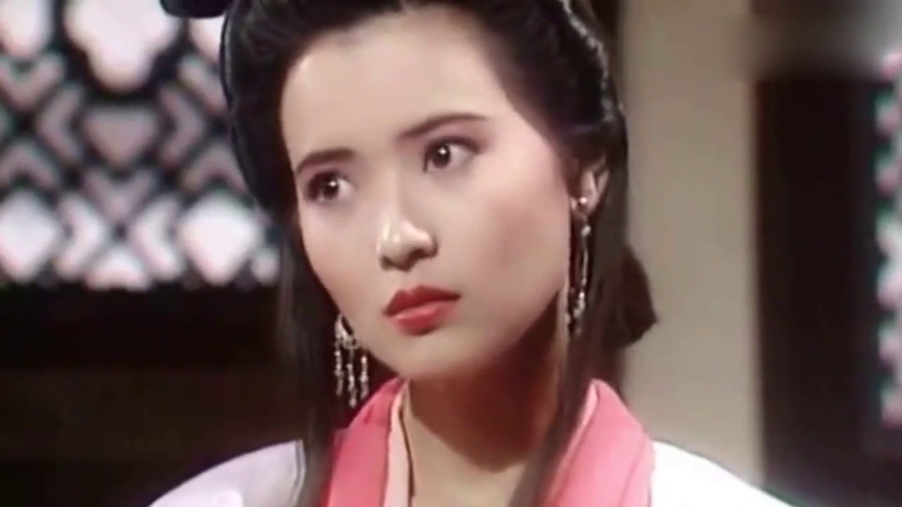 蓝洁瑛姐姐终于现身,穿灰外套抵达医院全程一言不发回避镜头!