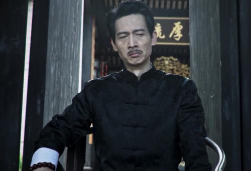 油头黑鞋八字步塔寨三方你辉叔,辉叔的年龄居然比他还小