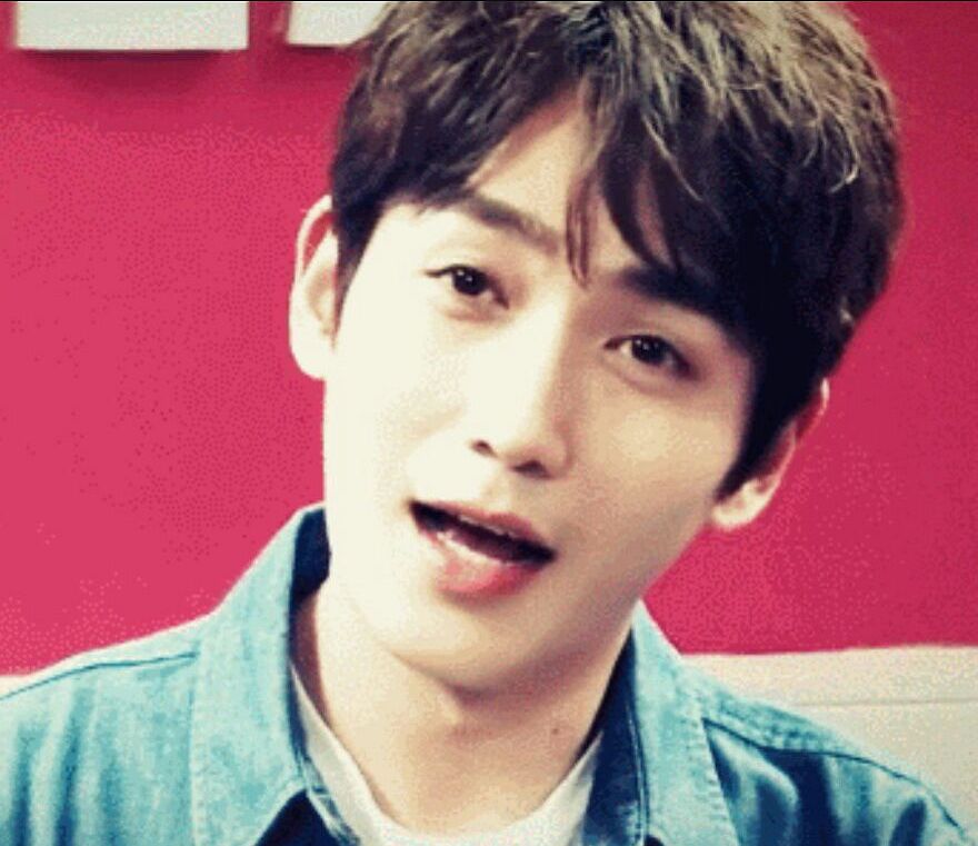 朱一龙嘟嘴卖萌,特别想幼儿园的小宝宝.朱一龙实力嫌弃自己的表情