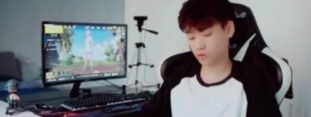 刺激战场：职业选手为了帮助队伍，割断交感神经！他才十七岁！