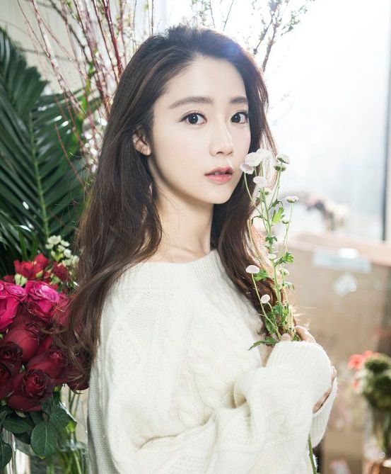 王萌黎最不舍得删的几张照片,第6张是多少人的壁纸啊!