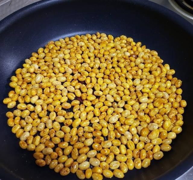 二月二炒金豆,金豆开花龙抬头,龙不抬头我抬头,龙抬头喽