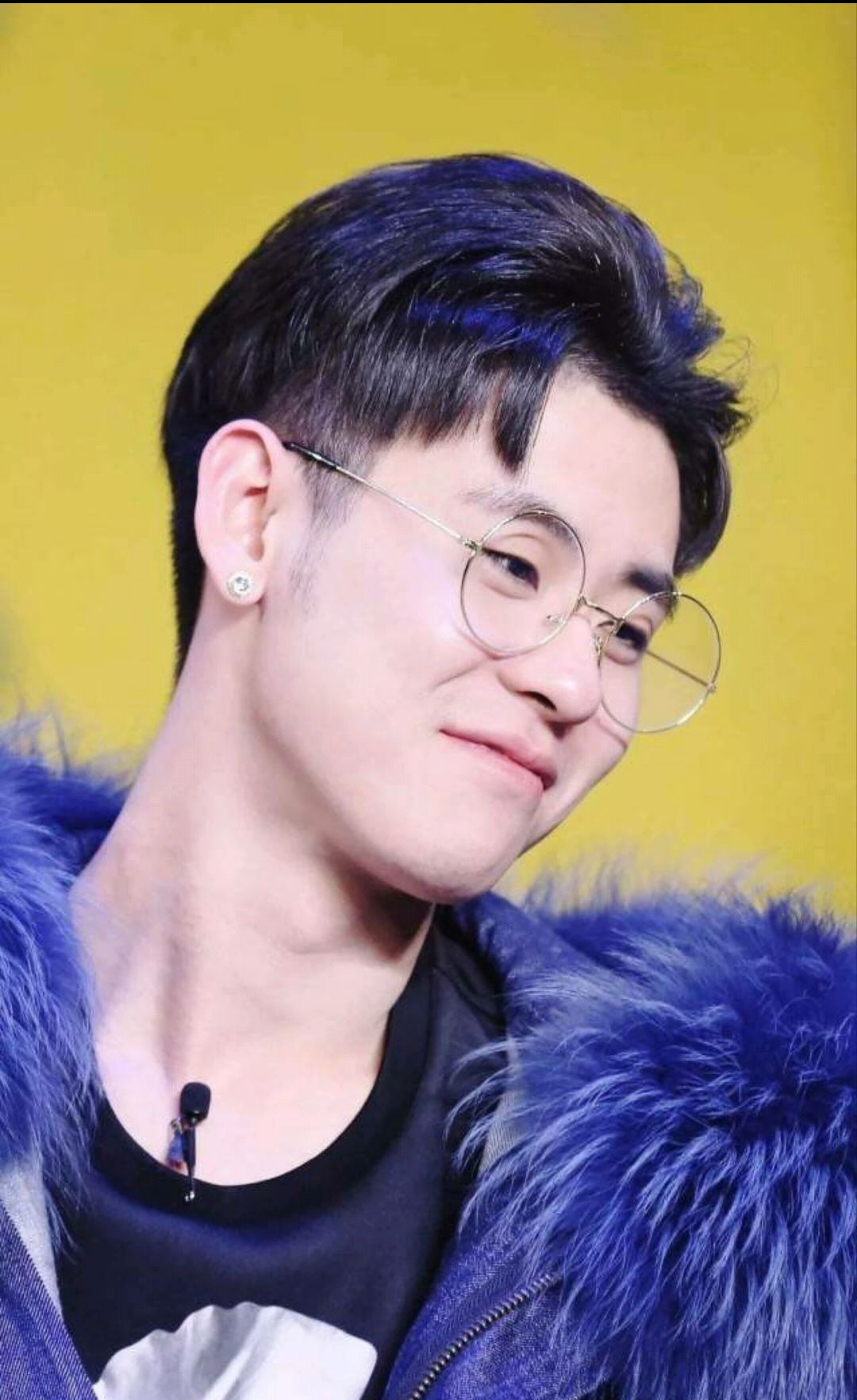 字在·图文大赛张云雷戴眼镜有无限魅力.