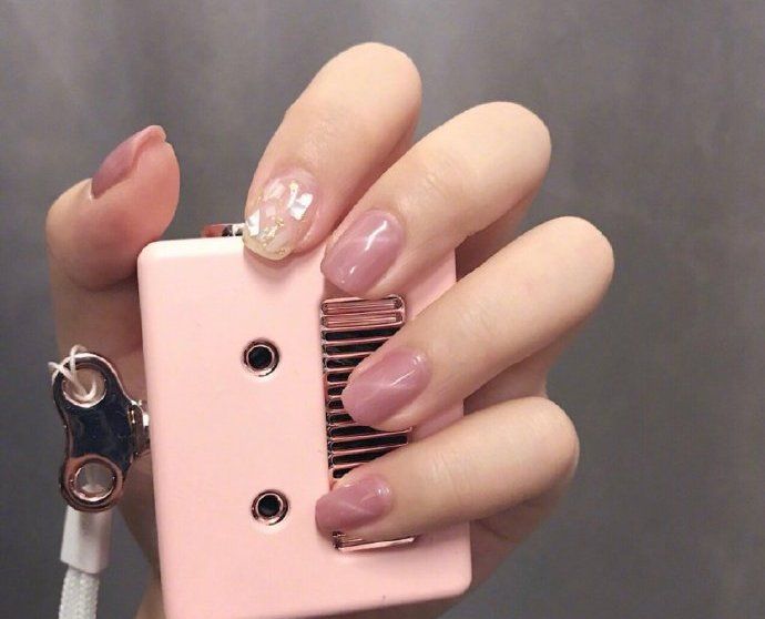 开春最好看的粉色猫眼美甲我反正是心动了