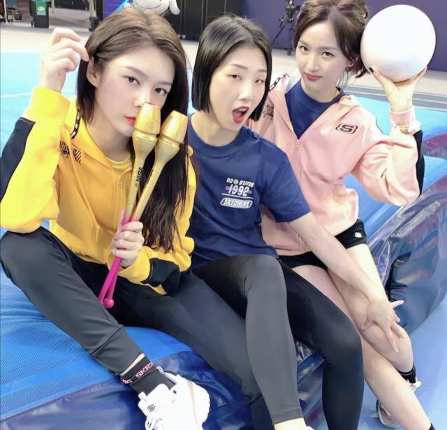 比如走红最快的女团火箭少女全部成员全部到场,unine,r1se和snh48