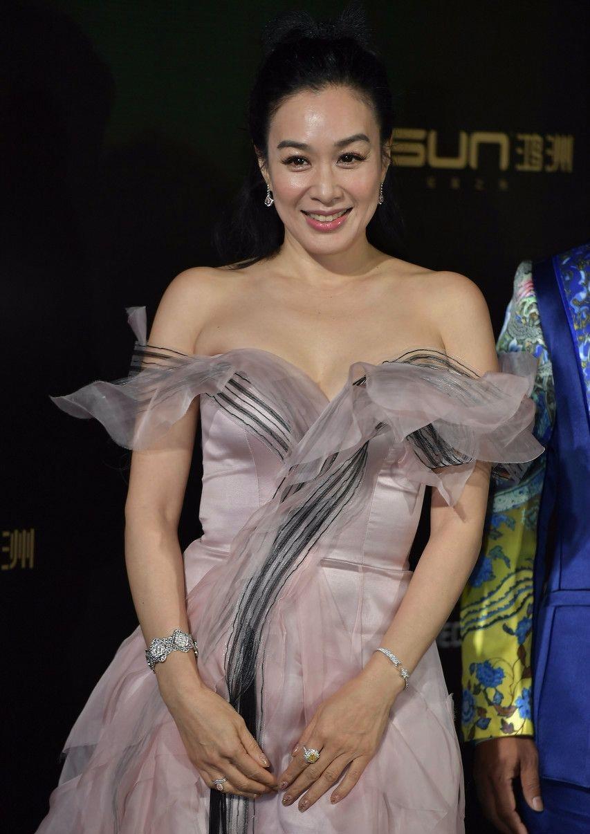 钟丽缇一位48岁性感女神作为女人活得如此洒脱您羡慕她吗