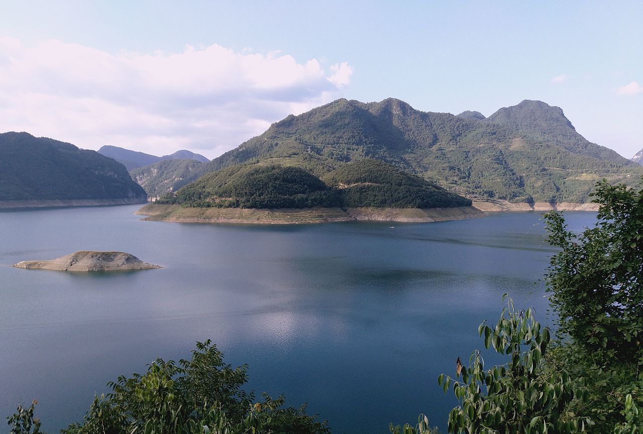 21/ 36白龙湖即宝珠寺水库,位于中国四川省广元市利州区,青川县和陕西