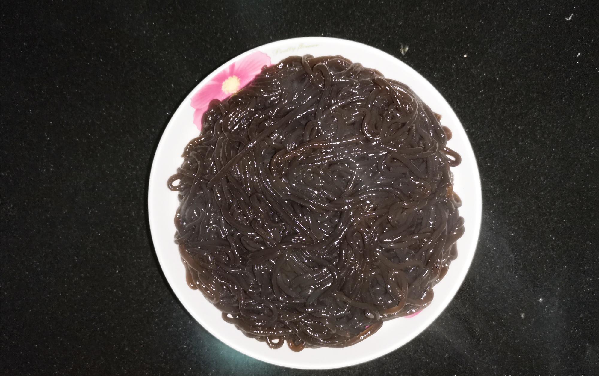 黑粉条,油亮亮,清热解毒食疗好